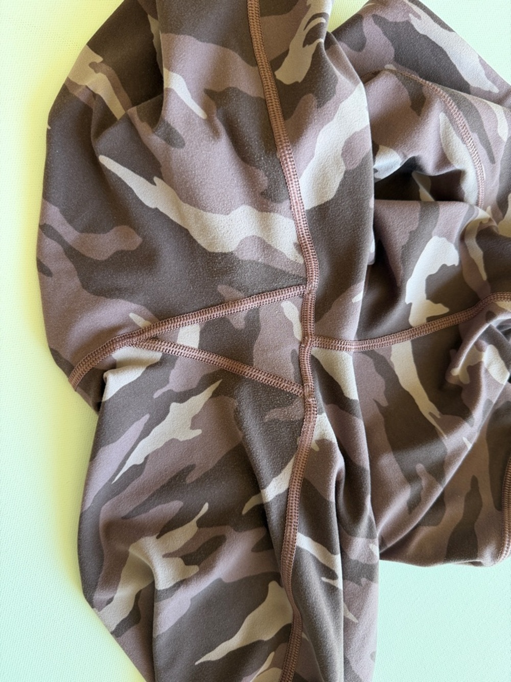 Athleta Elation 7/8 Leggings L Mauve Purple Camo High Rise Yoga Pants - Picture 11 of 11